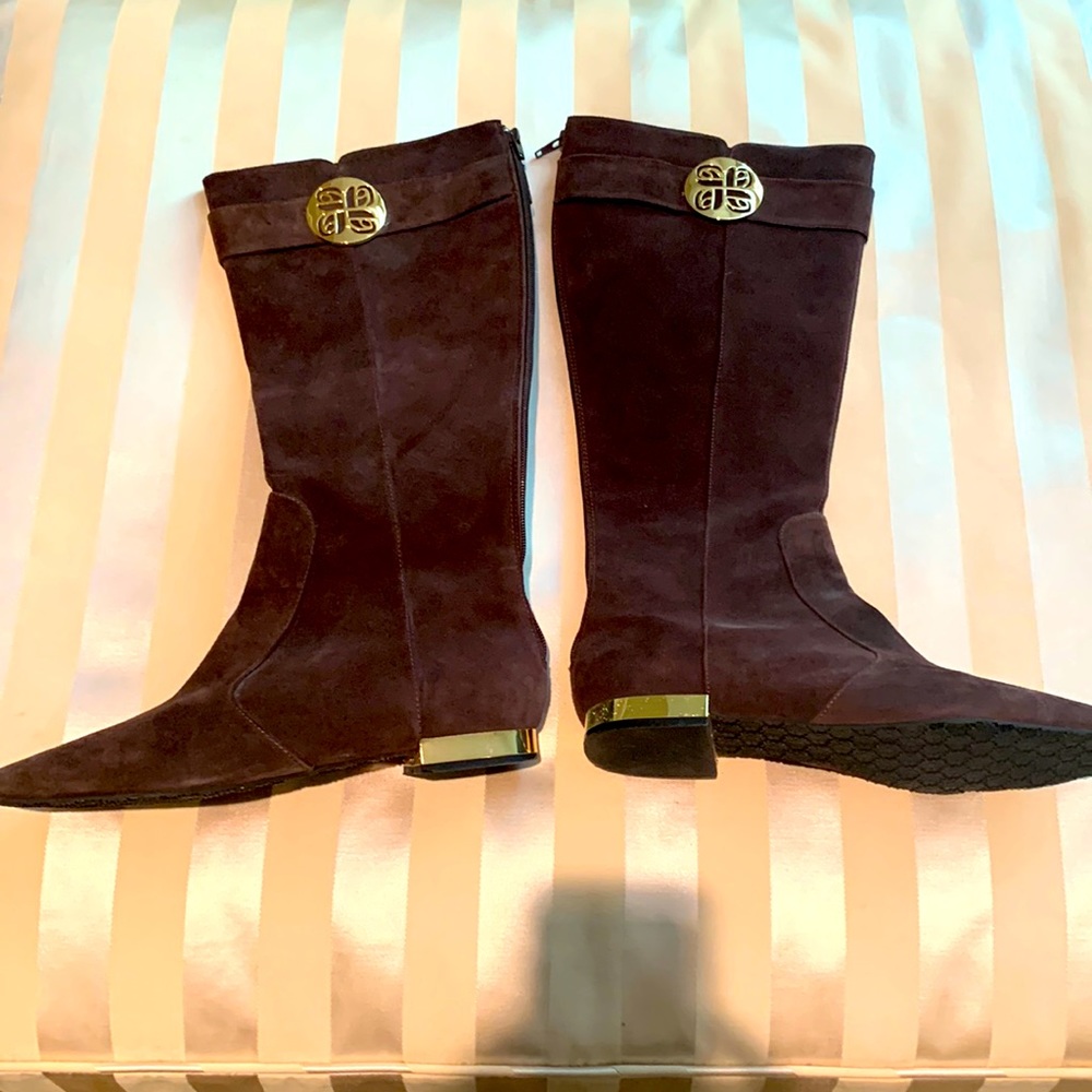 Penny loves Kenny Brown suede boots